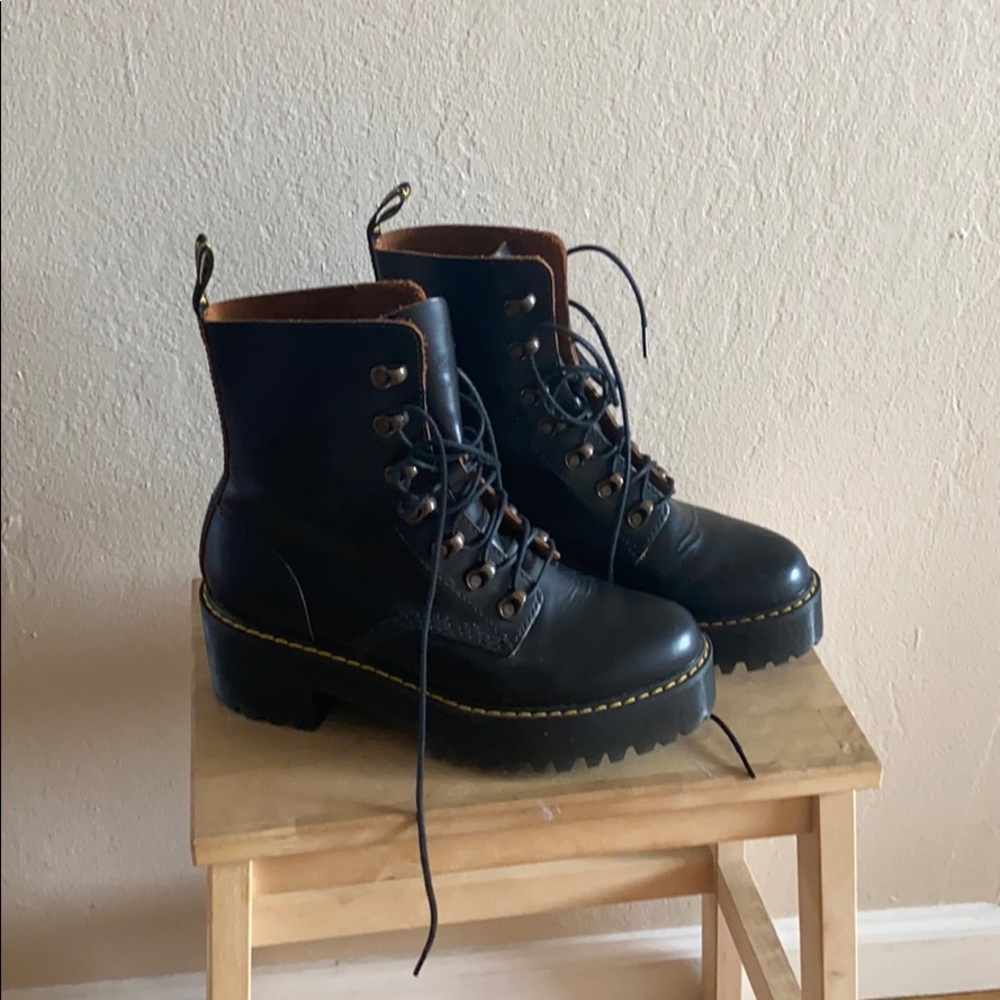 COPY - Dr. Martens Leona Platform Ankle Boot